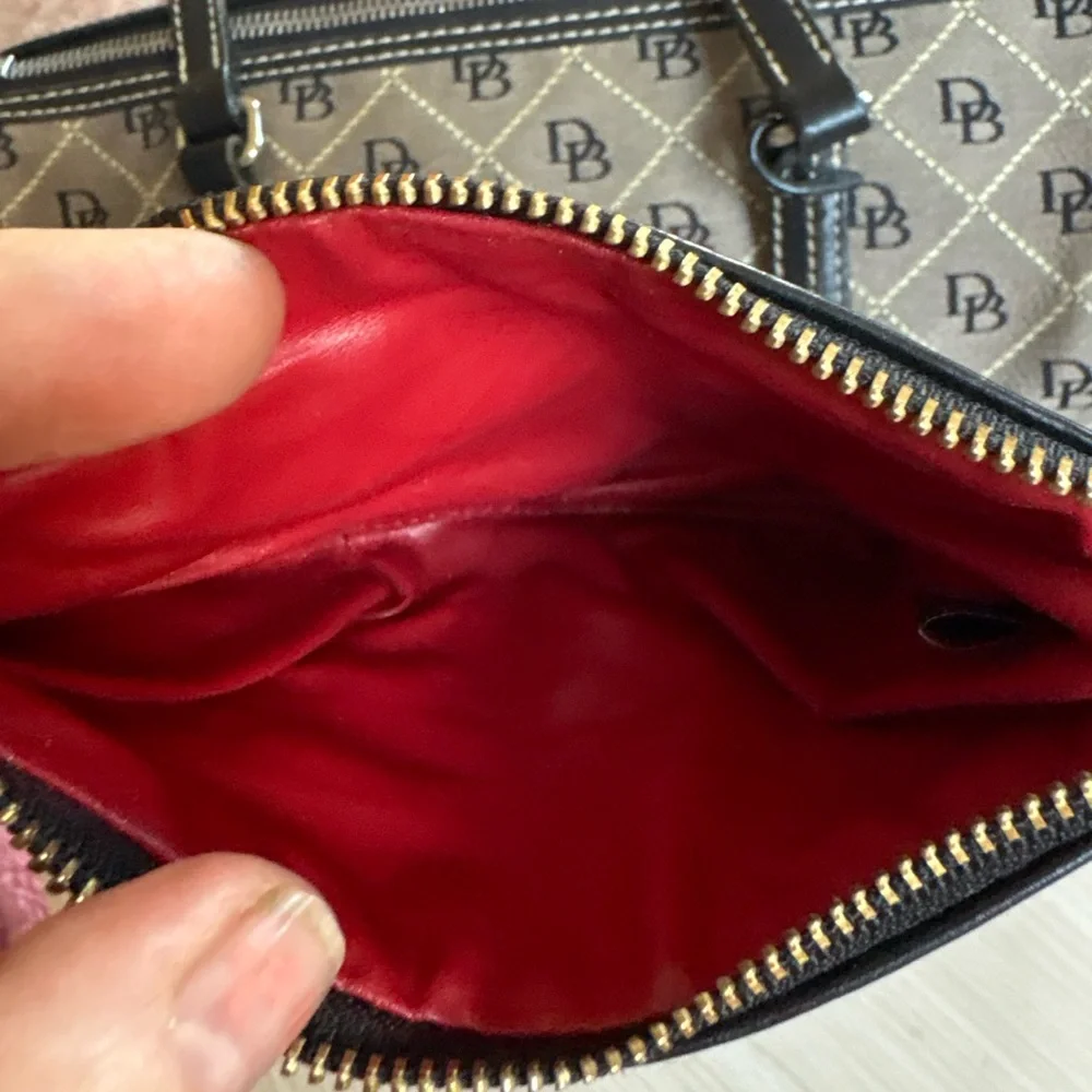 Dooney & Bourke Black and Tan Shoulder Bag Set - Picture 4 of 10